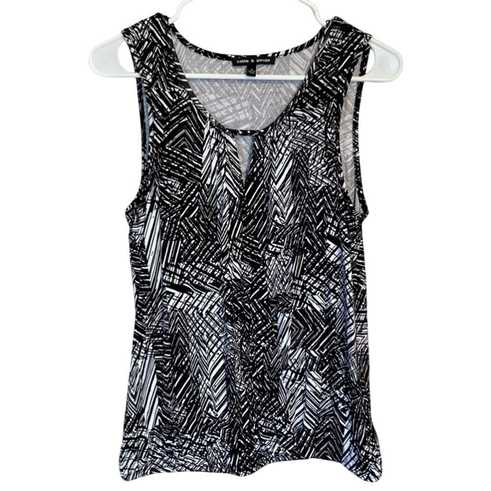 Cable & GAUGE Black & White Keyhole Front Top Size Medium